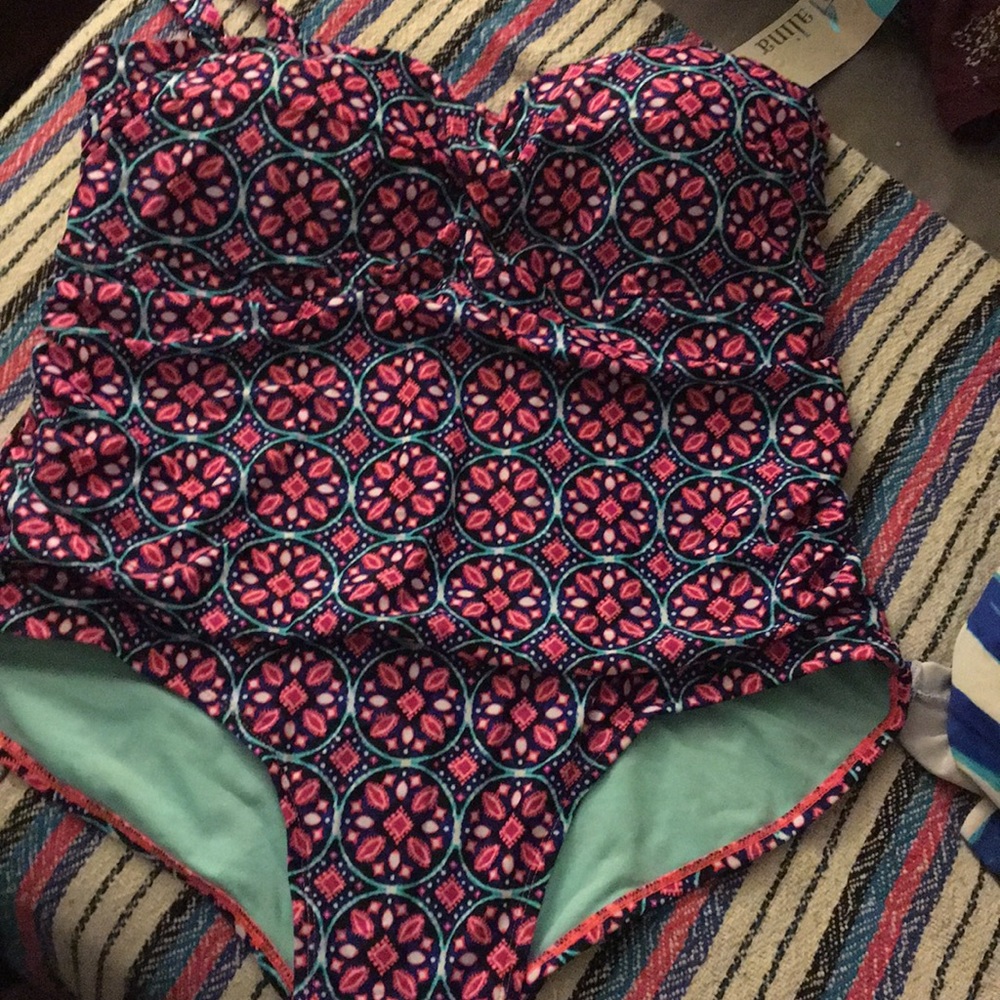 One piece swim suit